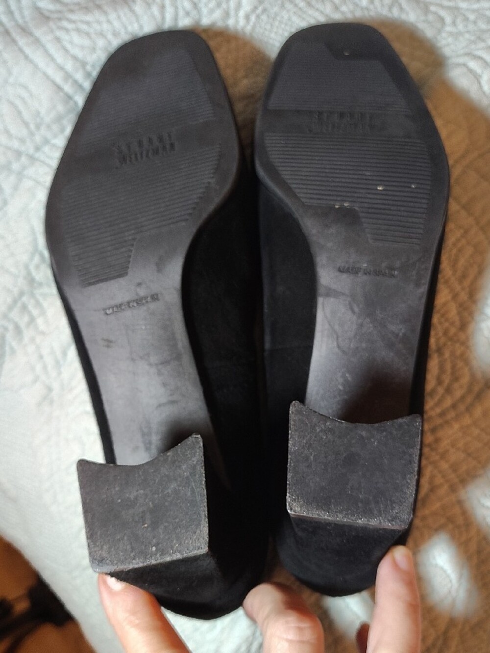Stuart Weitzman Vintage Y2K Black Suede Block Heel Pumps With Tassel - Picture 9 of 9